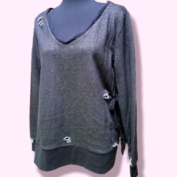 ROMEO + juliet | distressed black sweatshirt | various sizes - Picture 3 of 11